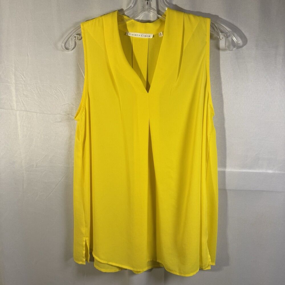 Violet & Claire Blouse Small Yellow Sleeveless V-Neck Pleated Front Career Top